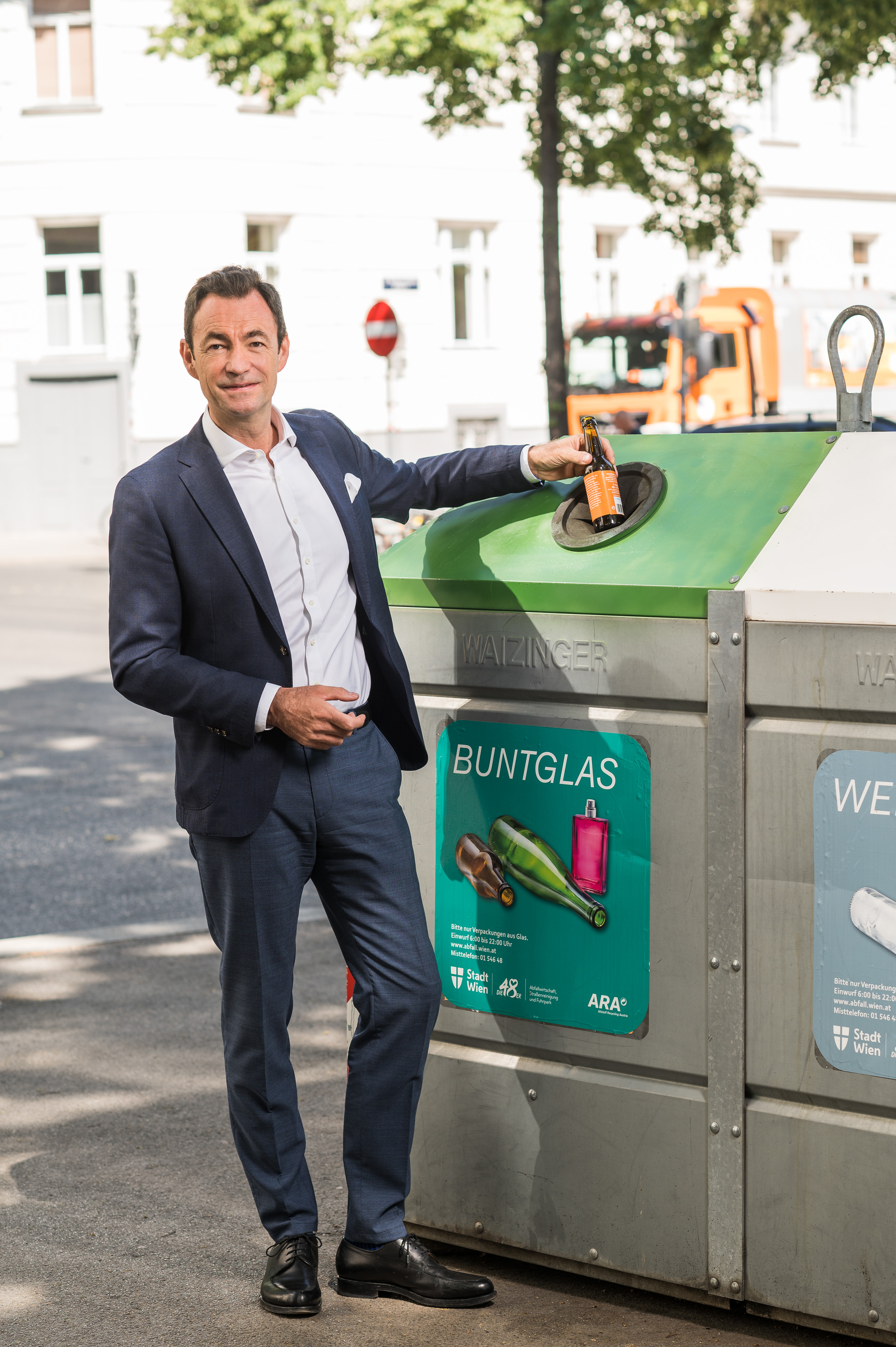 Geschäftsführer Dr. Harald Hauke "Glasverpackungen werden recycelt" Hochformat